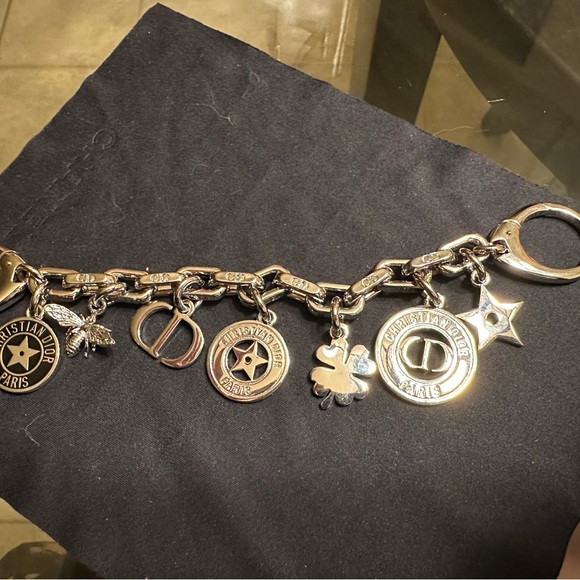 Christian Dior 30 Montaigne bag charm New - Picture 1 of 11